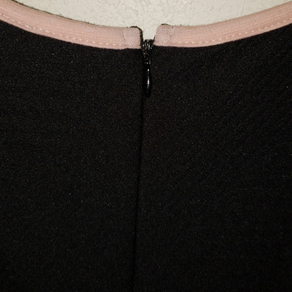 Dress - Picture 4 of 4